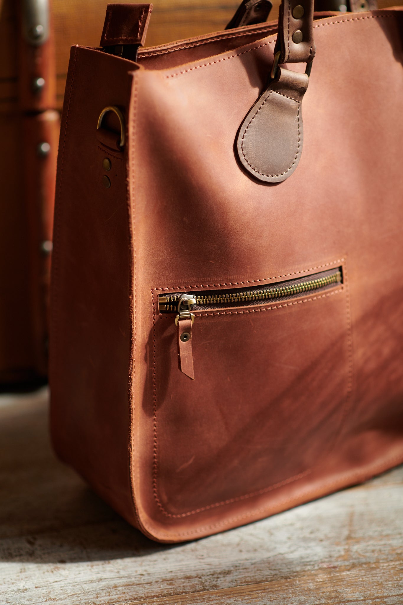 _Handgefertigter Leder-shopper mit Zubehörtasche (Necessaire)