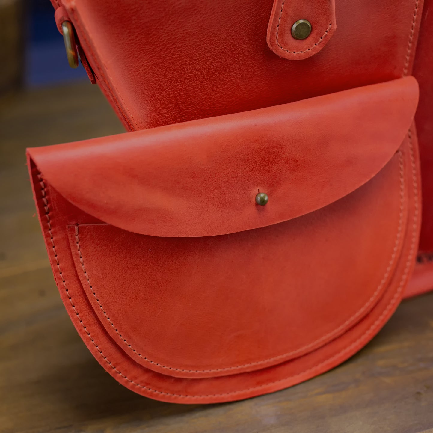 Handgefertigte Vintage-Leder-Herztasche. Echtes, dickes Leder.