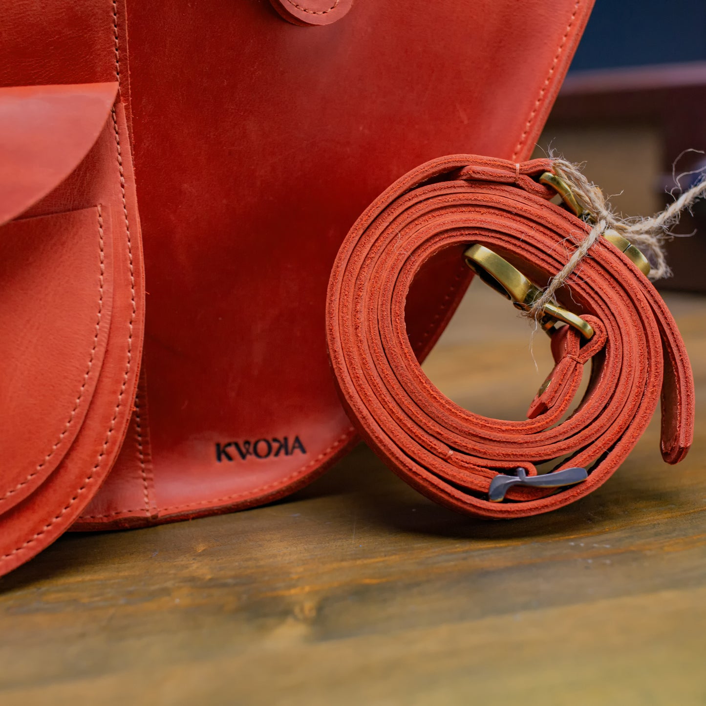 Handgefertigte Vintage-Leder-Herztasche. Echtes, dickes Leder.