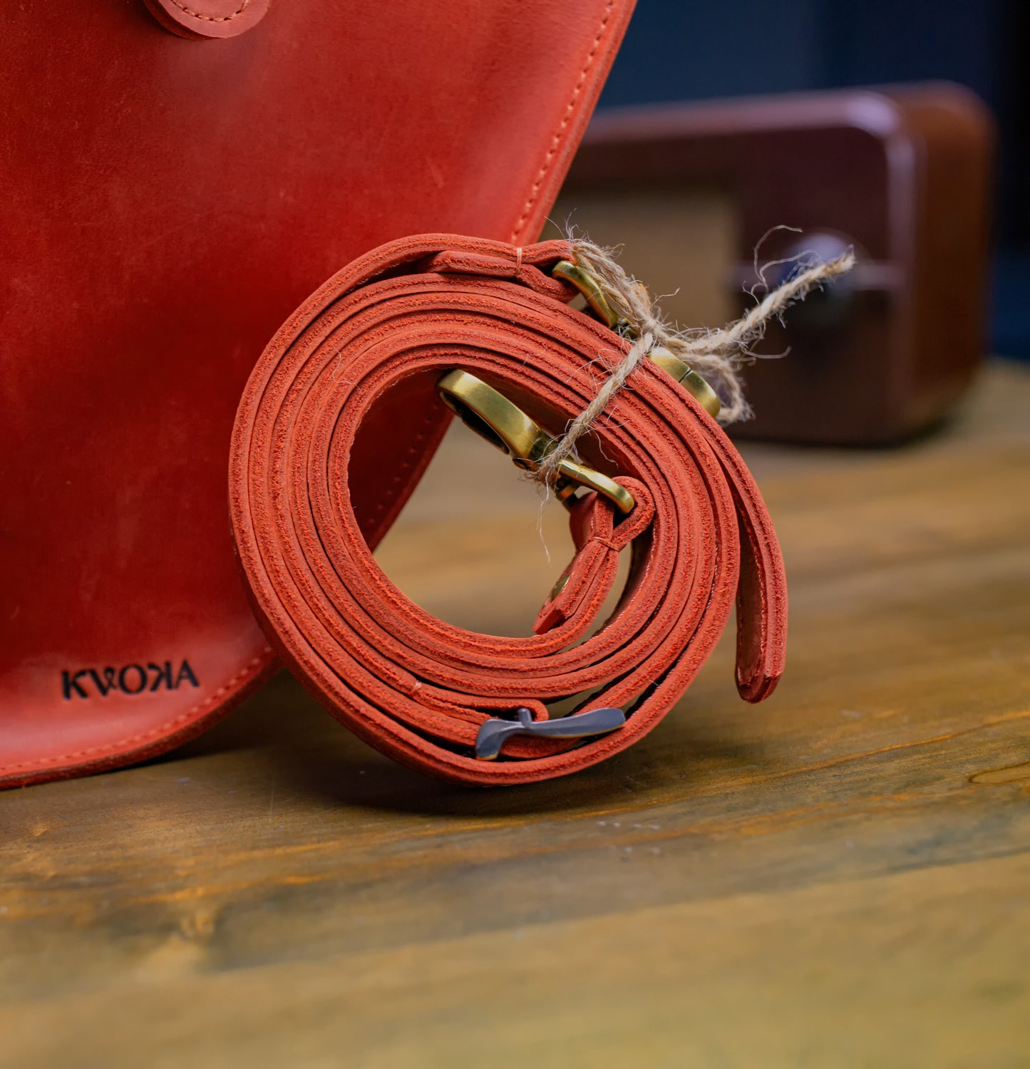 Handgefertigte Vintage-Leder-Herztasche. Echtes, dickes Leder.