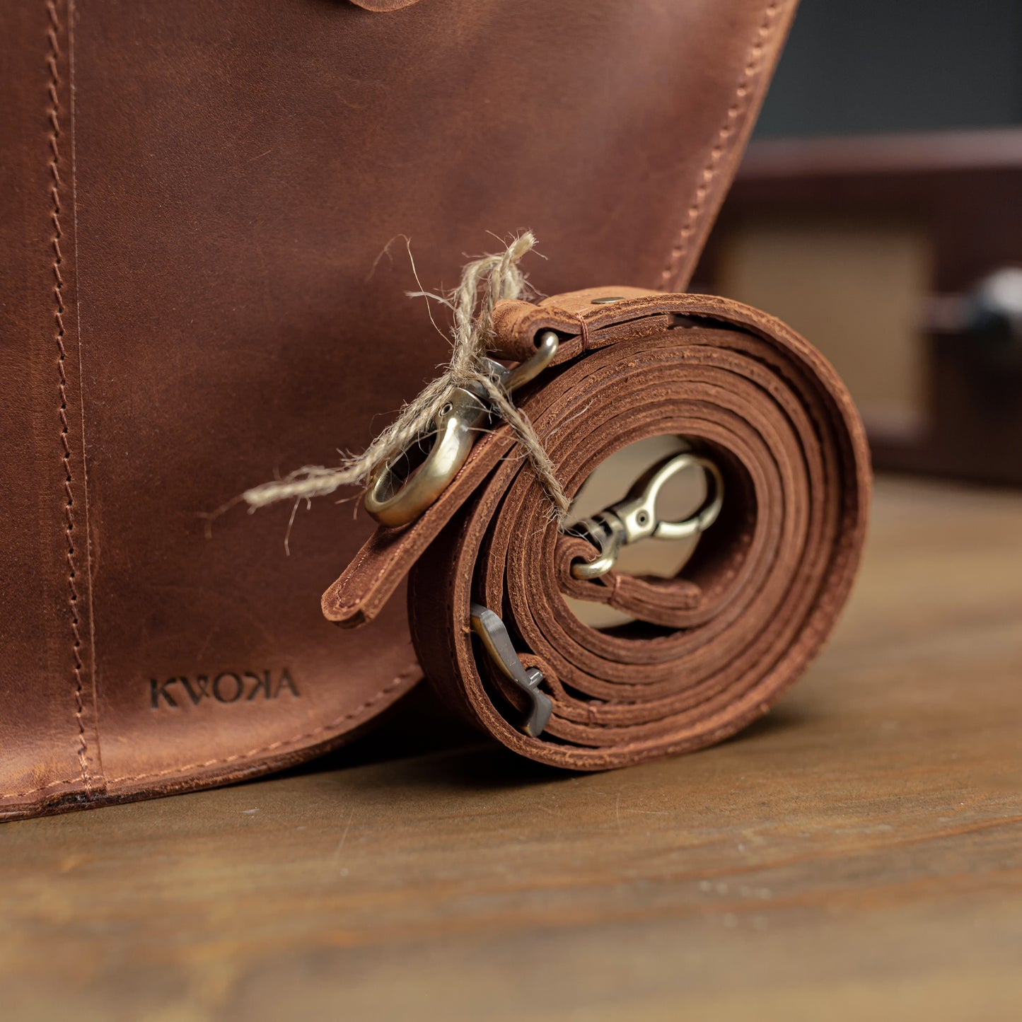 Handgefertigte Vintage-Leder-Herztasche. Echtes, dickes Leder.