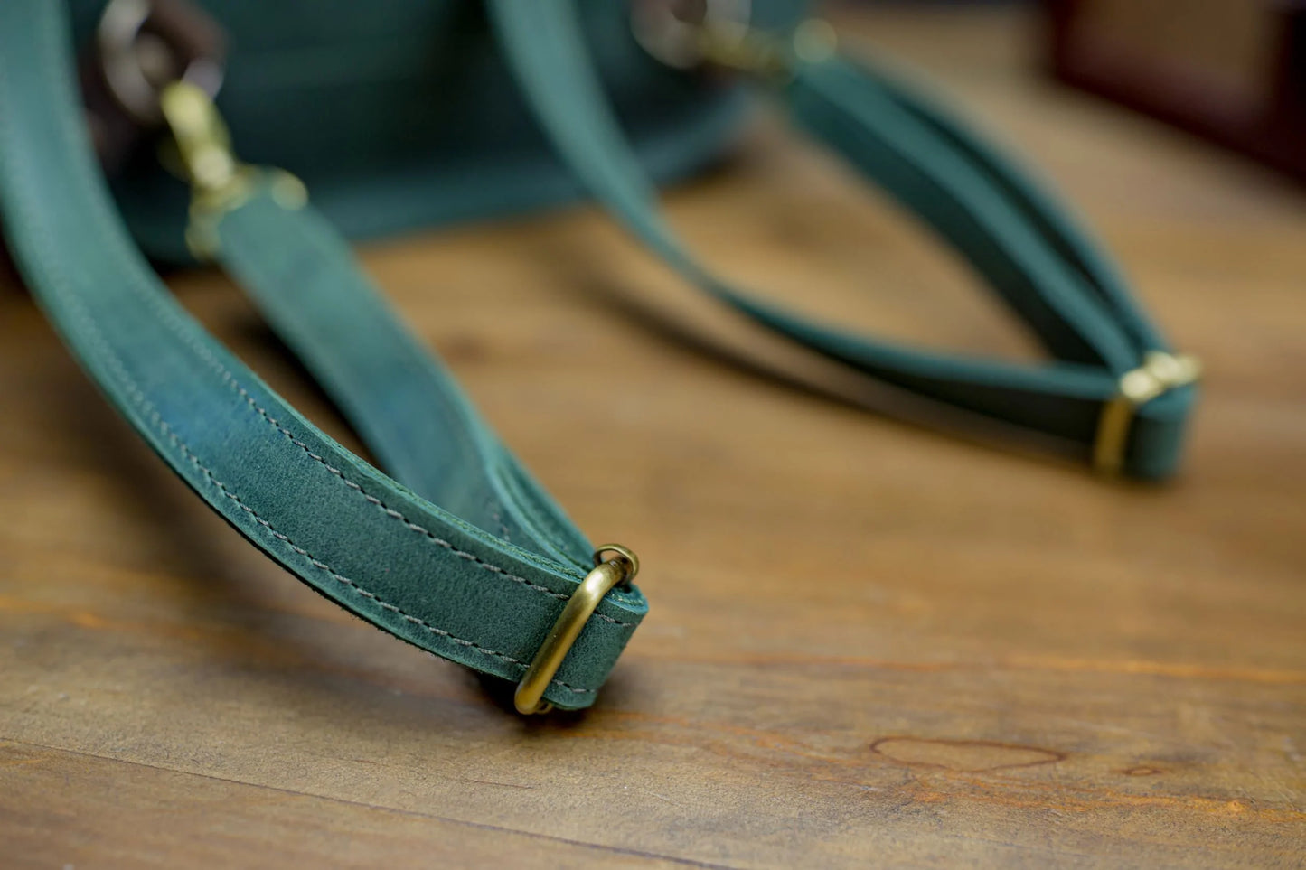 _Vielseitiger, handgefertigter Leder Rucksack-Tasche-Hybrid. Echtes Leder, einzigartiges Design.