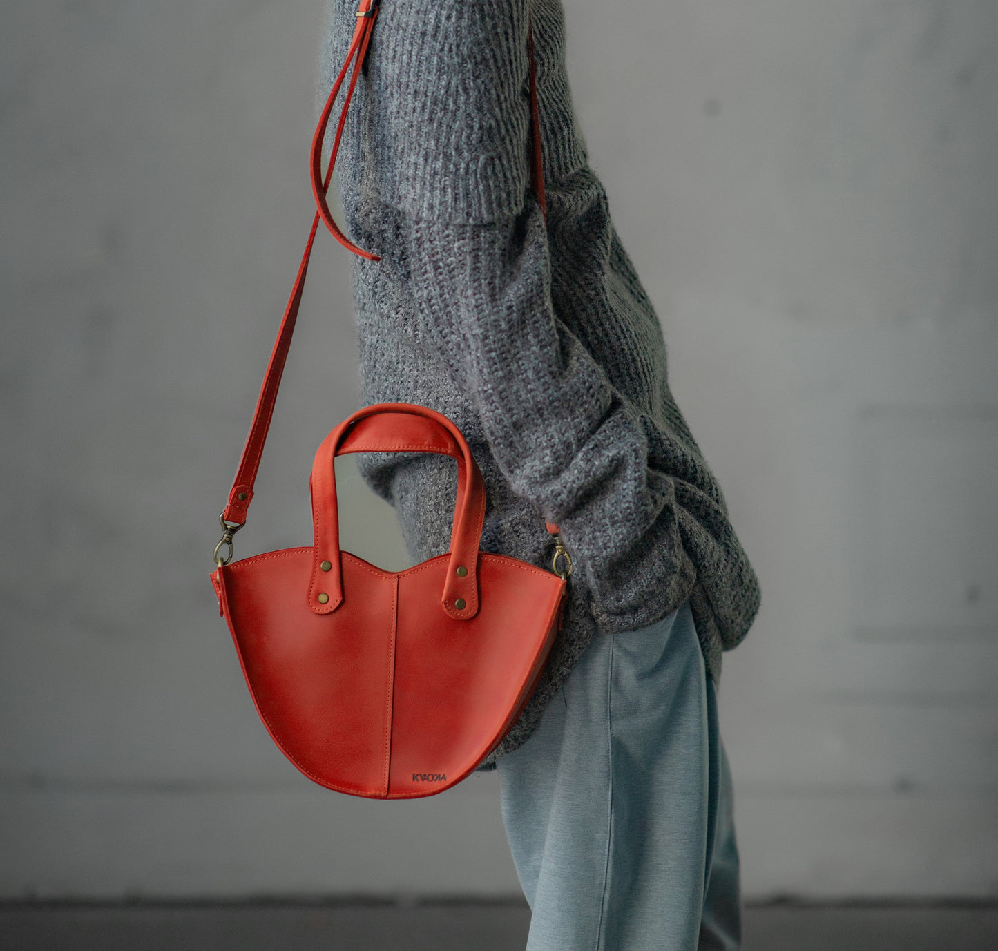 Handgefertigte Vintage-Leder-Herztasche. Echtes, dickes Leder.