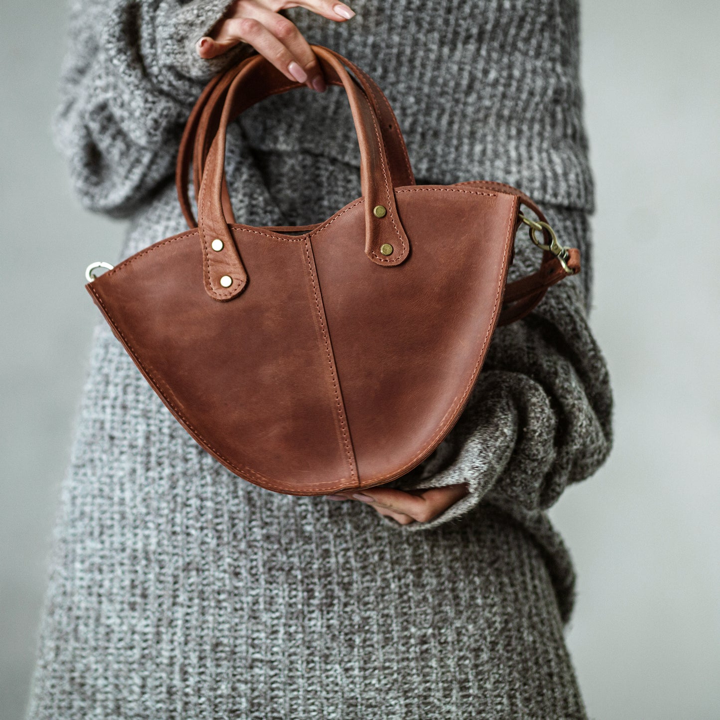 Handgefertigte Vintage-Leder-Herztasche. Echtes, dickes Leder.