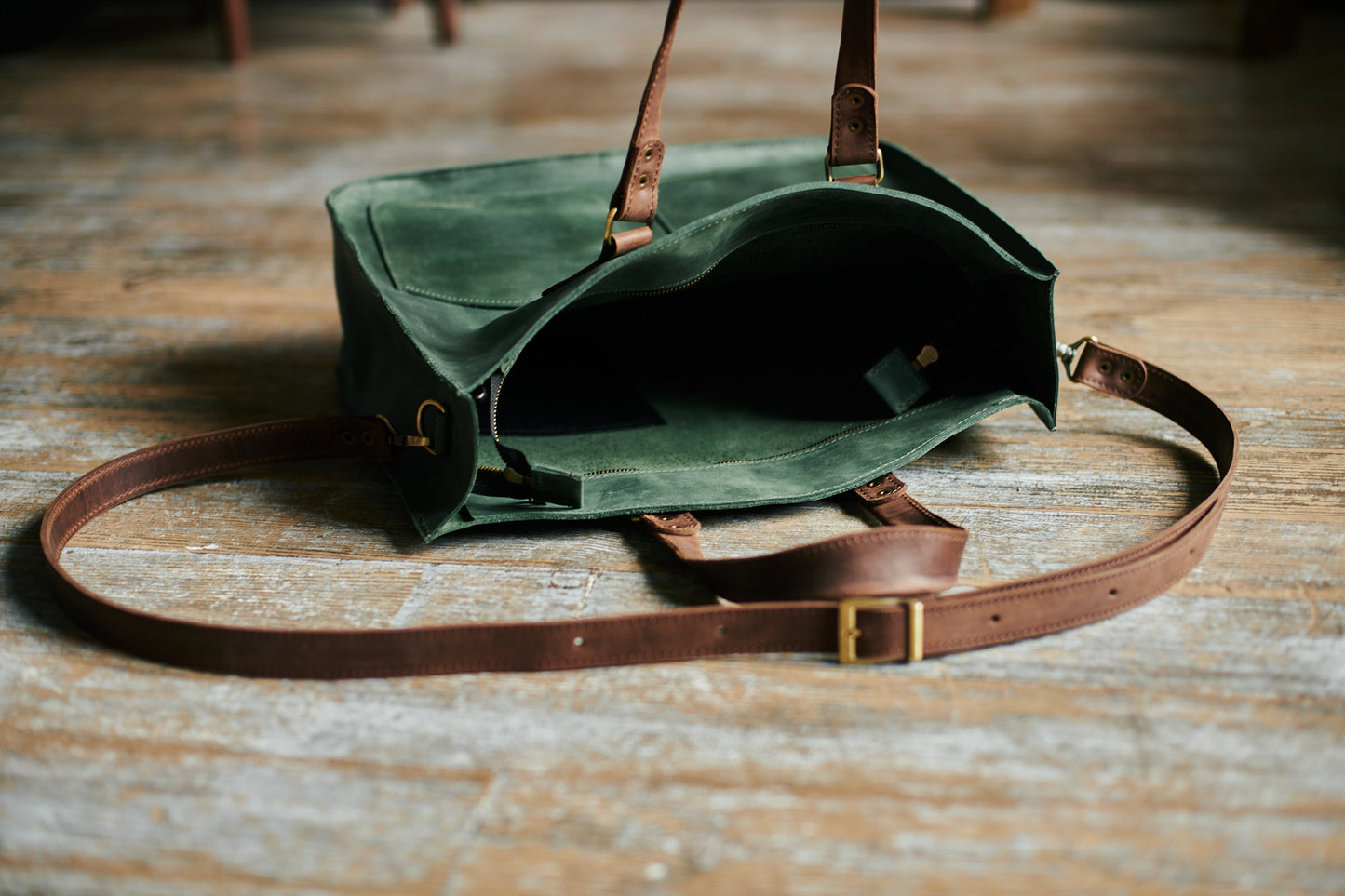 _Handgefertigter Leder-shopper mit Zubehörtasche (Necessaire)