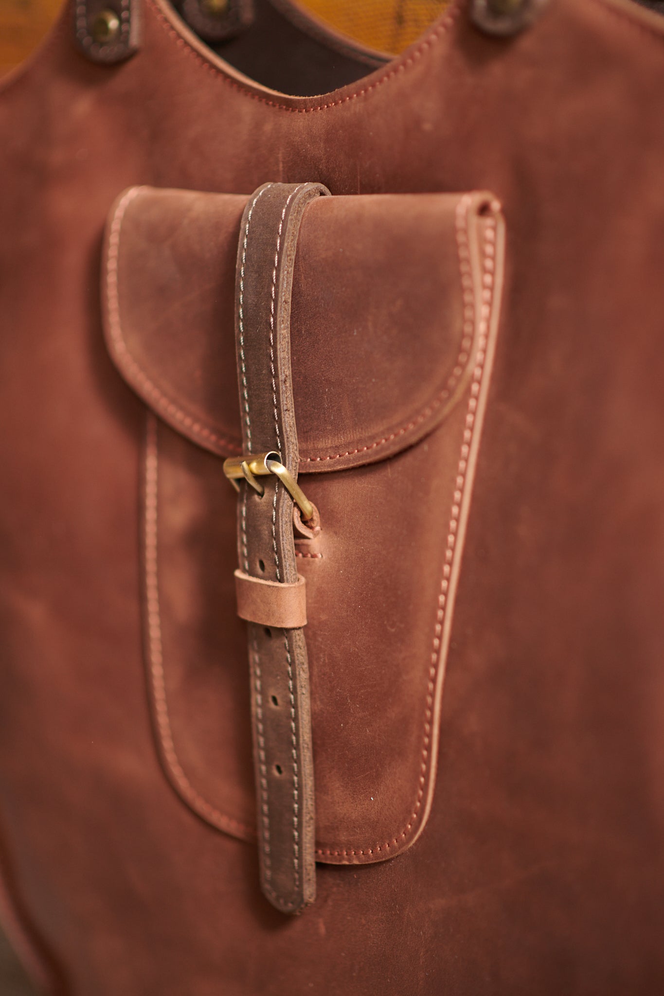 Handgefertigter Leder-Shopper mit einzigartiger Form