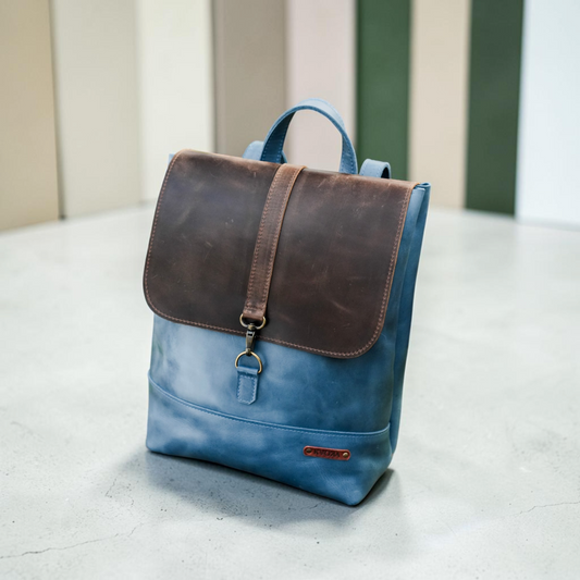 Lederrucksack handgemacht mit Überschlag und Frontfach als Cityrucksack