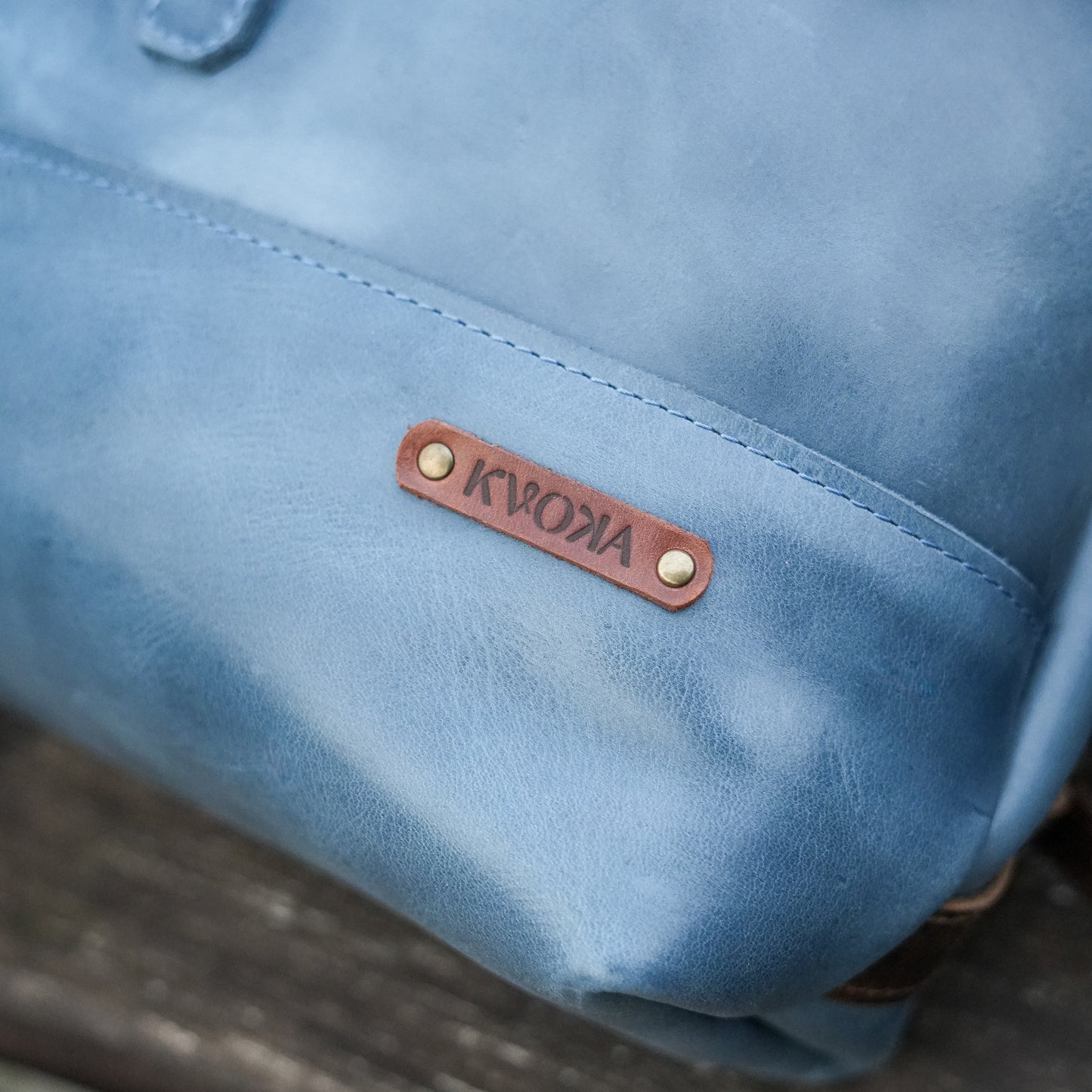 Lederrucksack handgemacht mit Überschlag und Frontfach als Cityrucksack