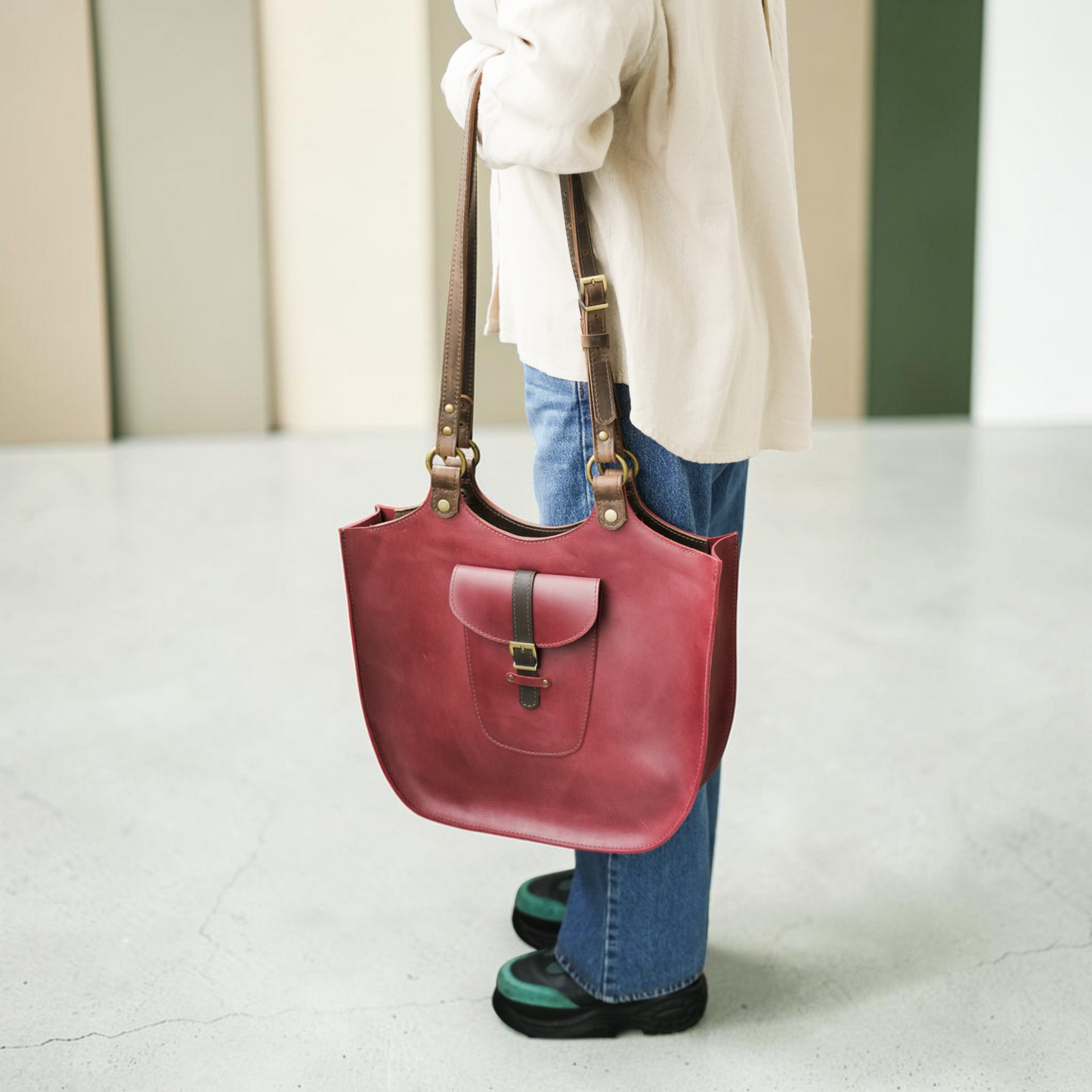 Tote Bag Damen aus Leder handgemacht mit Fronttasche und verstellbaren Henkeln