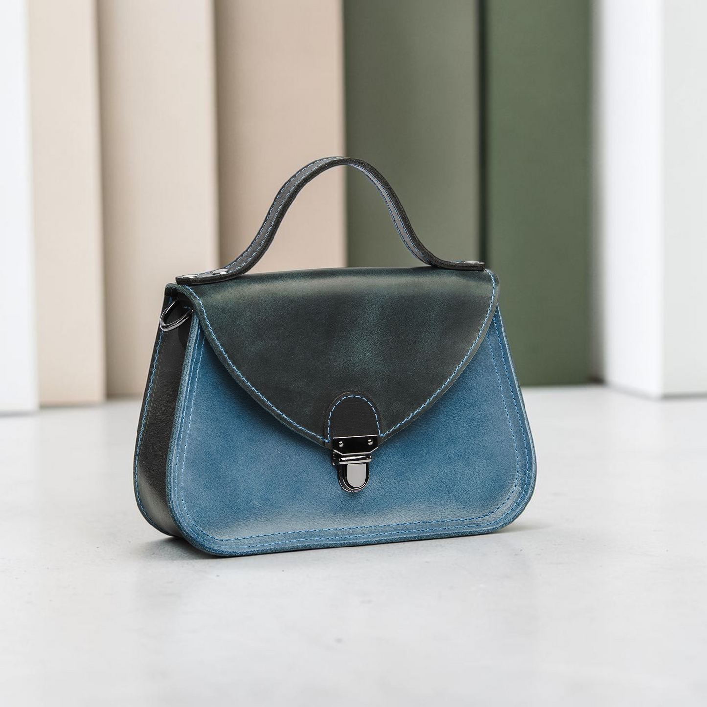Kleine Leder Umhängetasche mit Griff – handgefertigte Damen Crossbody Tasche