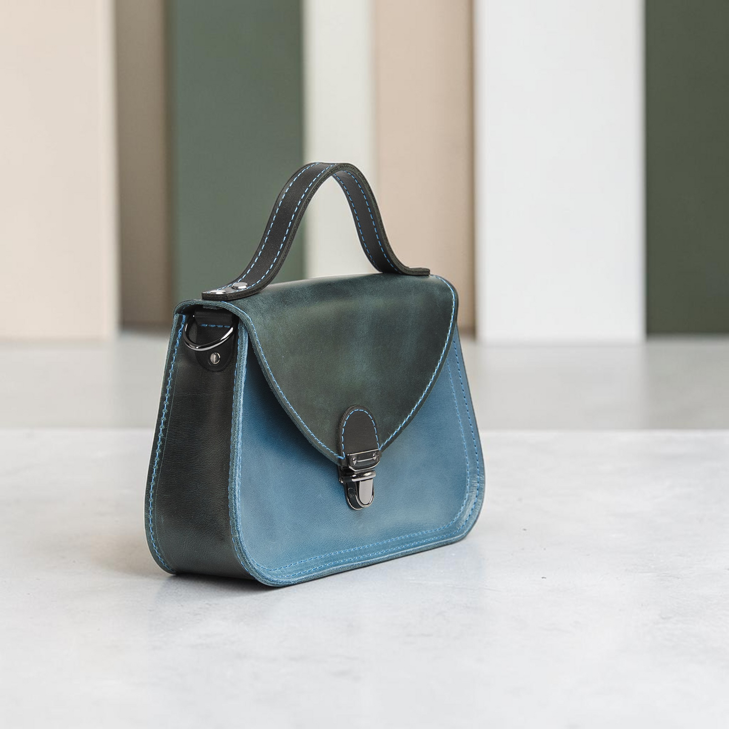 Kleine Leder Umhängetasche mit Griff – handgefertigte Damen Crossbody Tasche