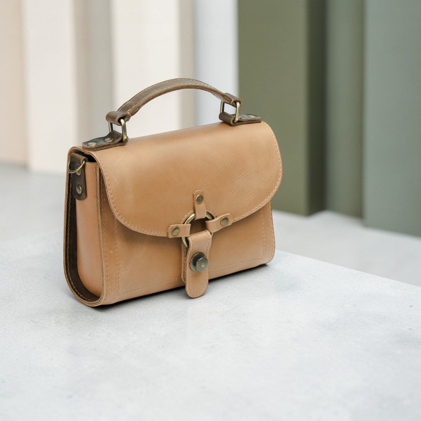 Kleine Leder Umhängetasche mit Griff – handgefertigte Damen Crossbody Tasche
