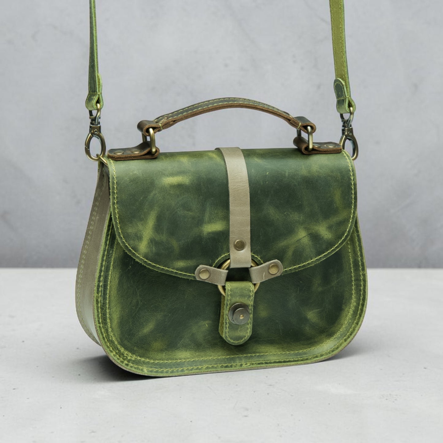 Kleine Leder Umhängetasche mit Griff – handgefertigte Damen Crossbody Tasche