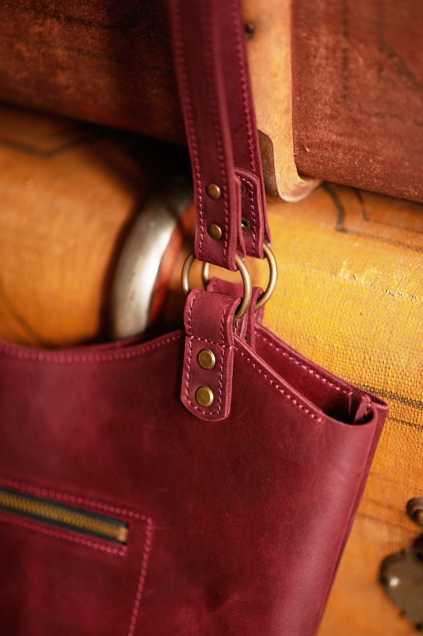 Handgefertigte, geräumige Designer-Handtasche aus hochwertigem "Crazy Horse"-Leder